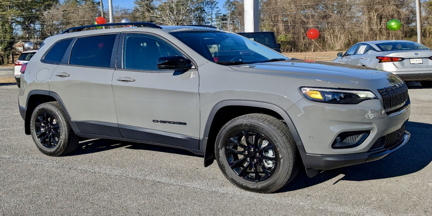 Jeep® Cherokee (KL) Gets Ready To Sail Off Into The Sunset
