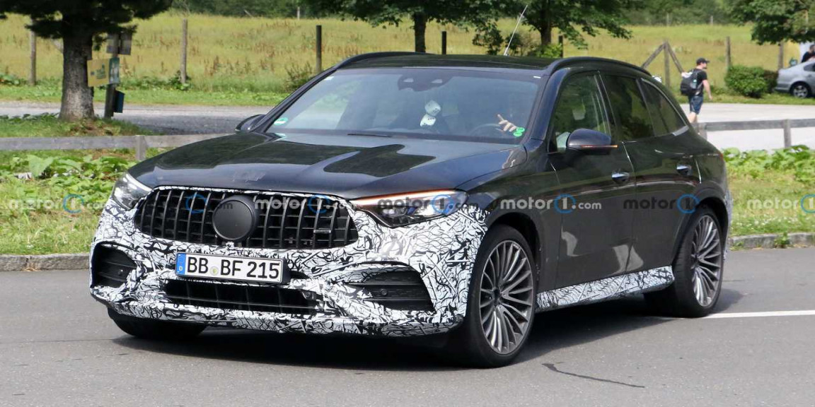 Mercedes-AMG GLC  () mit extrem wenig Tarnung erwischt